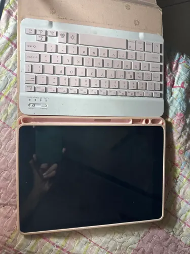 IPAD 9ª GERAÇÃO 256gb com capa e teclado
