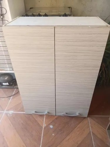 Vende-se um armário