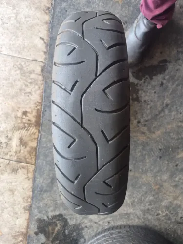 Um pneu 130/70/17 pirelli meia vida para cb Twitter e outras (150 em 2× no cartão