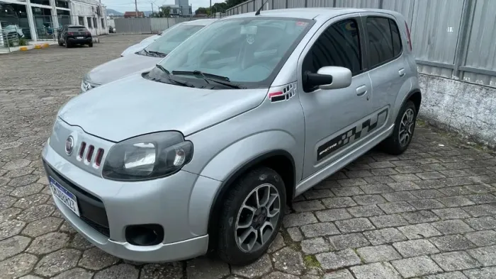 Fiat Uno Sporting 1.4 EVO Fire Flex 8V 4P 2012