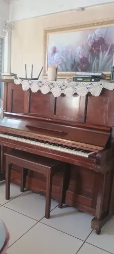 Piano  88 teclas 3 pedais  Vendo ou Troco 