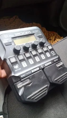 Pedaleira G1 four da zoom 