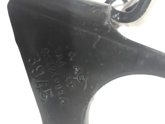 Suporte Fixador Banco Traseiro Volkswagen Polo 2003/2011 Preto