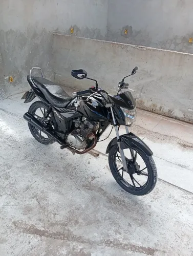 Fan 125 Es, montadinha e farda