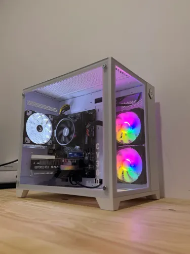 PC Gamer White - RTX 3050 / Ryzen 5 5500 / 16GB de Ram / SSD 256GB (Aceito Trocas)