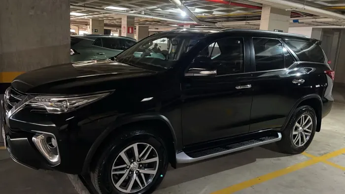 Toyota Hilux SW4 SRX 4X4 2.8 TDI 16V Dies. Aut. 2017