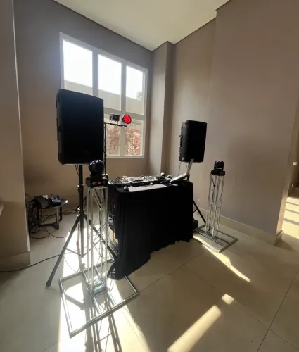 LOCAÇÃO DE SOM E ILUMINAÇÃO PARA SEU EVENTO