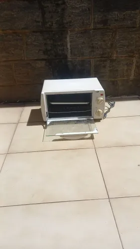 Vendo forninho elétrico 6 litros 