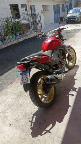 Traca em um carro o vender