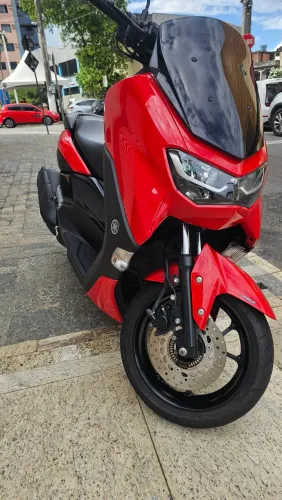 Vendo Nmax 23/23 8.000 km, sem detalhes