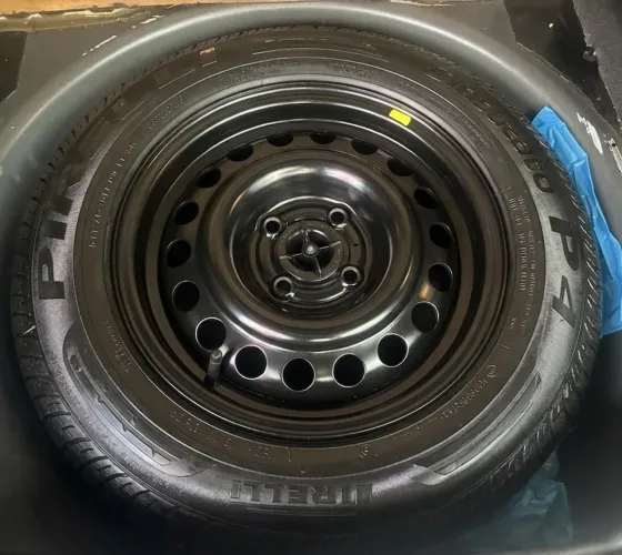 Roda de ferro com Pneu Pirelli aro 14
