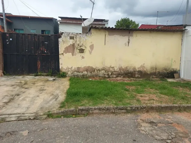 casa a venda com kit net na frente QD102 Recanto das Emas