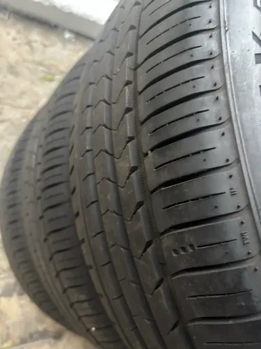 Oportunidade - Pneus 225/55 R18.