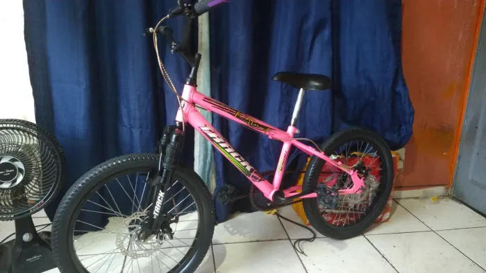 Bicicleta aro 20 Seminova freios a disco. Entrego