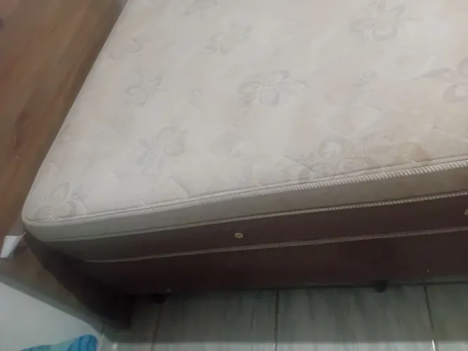 Vendo cama de casal 