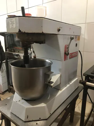 Batedeira planetária industrial 20Litros
