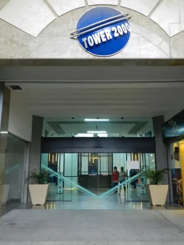 Aluguel sala com 2 mesas em granito, Rua Visconde Sepetiba 935 - Ed. Tower 2.000 Centro, N