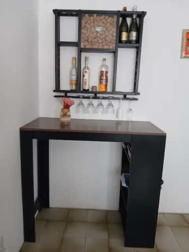 Vendo Jogo de bar e guarda roupa