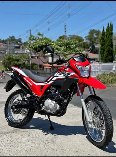 Moto bem nova, somente venda!