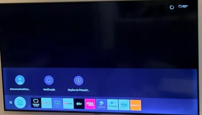 Samsung AU7700 ? 55 polegadas (4K UHD)  Linha Crystal UHD