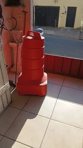 Cone de sinalização barril