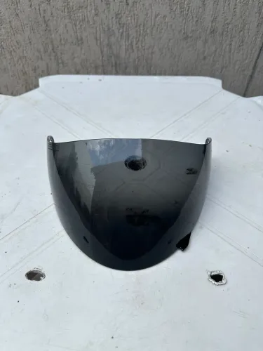 Viseira negra para capacete