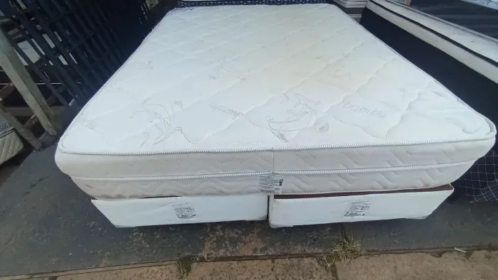 Cama box Queen size Colchão Ortobom molas ensacandas bambú dividimos TB cartão 