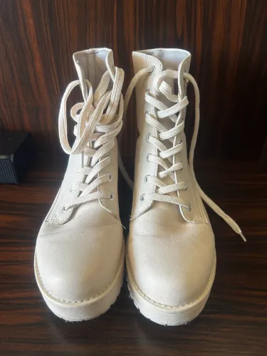 Bota feminina Via Marte n. 37 bege
