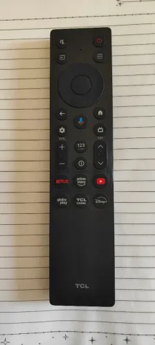 Controle TCL com comando de voz