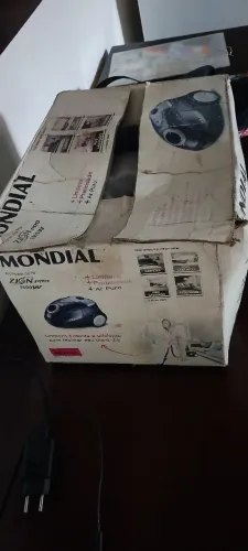 Aspirador de pó em ótimo estado.