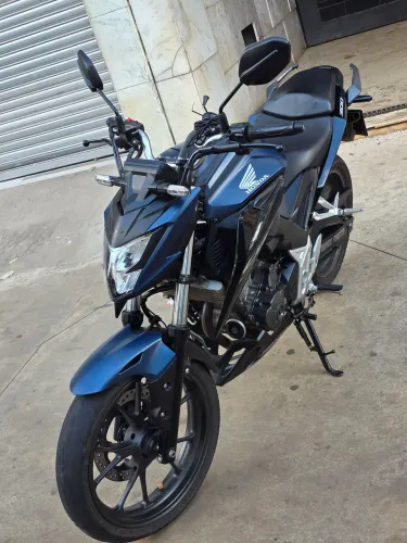CB300F 2025 uma moto que único dono manual cópia de chave,moto com muita potencia