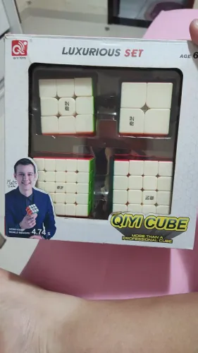 Kit de 4 cubos mágicos QIYI
