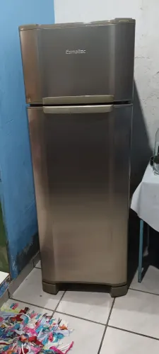Geladeira com defeito 