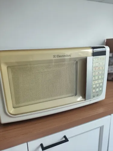 Micro-ondas Electrolux 23L (Modelo MEF33)