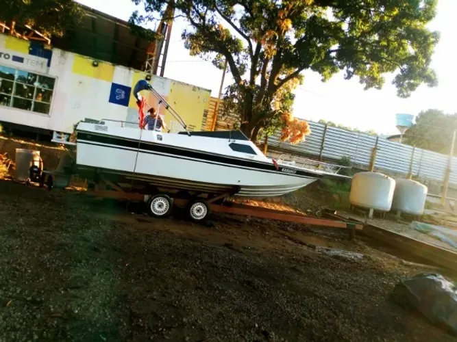 VENDO LANCHA 22 PÉS - COMPLETA E DOCUMENTADA - OPORTUNIDADE
