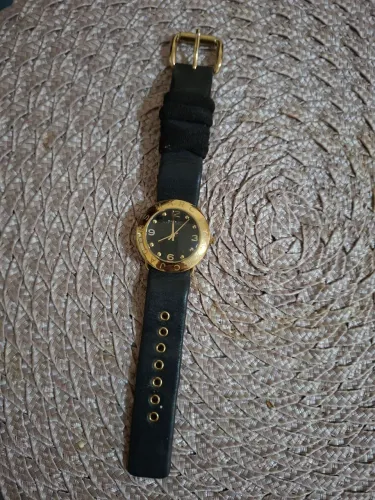 Relogio feminino Marc Jacobs feminino Amy preto e Dourado 