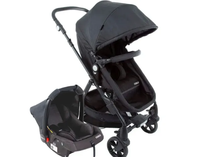 Carrinho de bebe com bebe conforto 