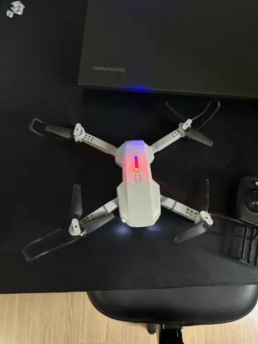 Mini drone com câmera 