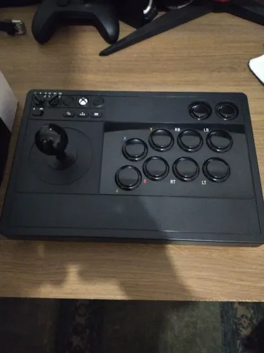 Vendo controle arcade 8BitDo para Xbox