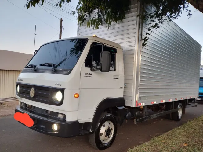VENDE-SE CAMINHÃO VW 8160