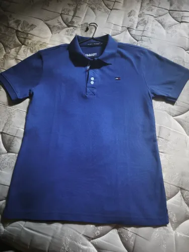 Camisas polo preto e azul tamanho M