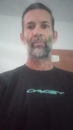 Boa noite esta precizando de pedreiro e pintor so chama melhor preco da rejiao