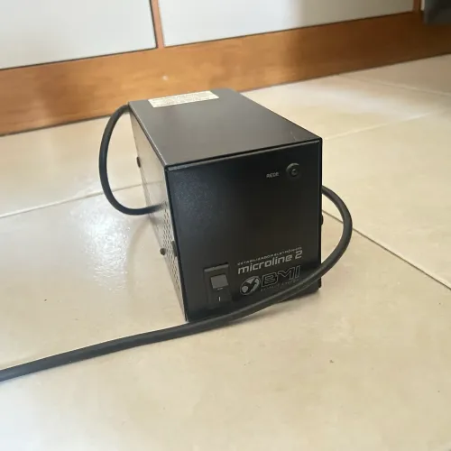 Transformador 220 para 110, 300VA Estabilizador