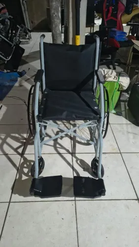 CADEIRA DE RODAS