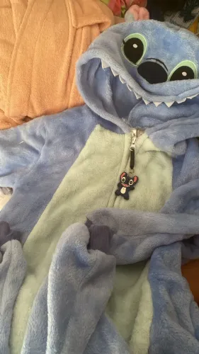 Macacão veludo stitch 