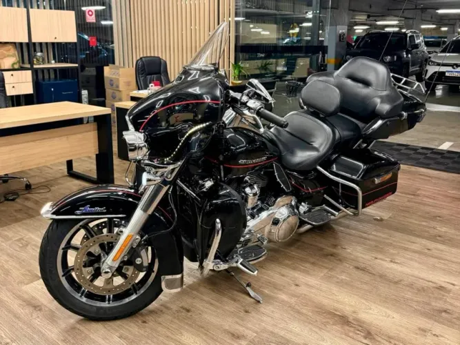 Harley Davidson Electra Glide Ultra Limited - 2017 33000km.