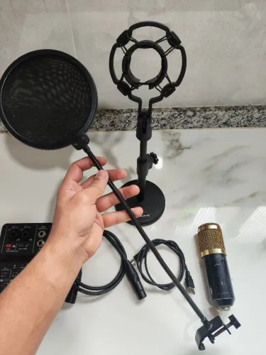 Microfone BM800 + Mesa Q12 + Braço + Pop Filter