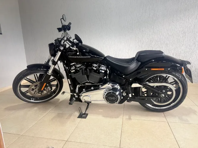 Harley-Davidson Breakout 2021