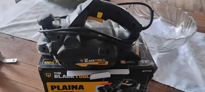Plaina elétrica