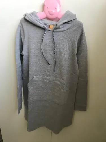 vestido moletom com capuz